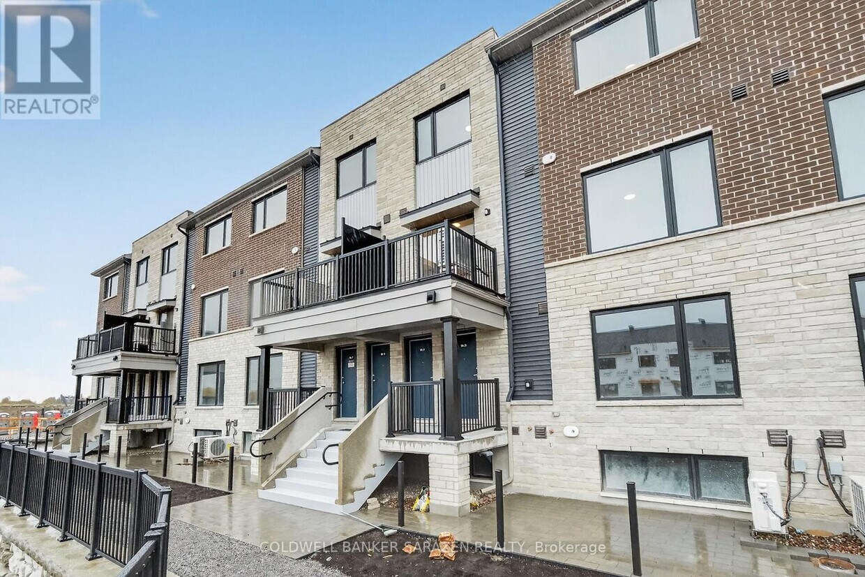 Photo principale - 801 Glenroy Gilbert Dr