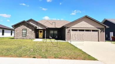 Building Photo - 2003 E Cow Crk Ln