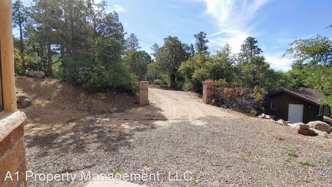 Foto del edificio - 5484 W Whispering Pines Rd