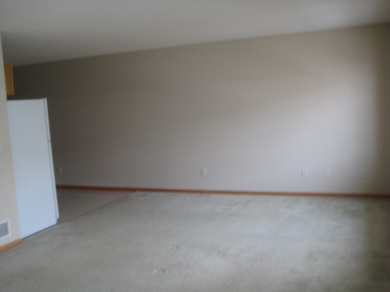 Building Photo - 1613 County Rd D E