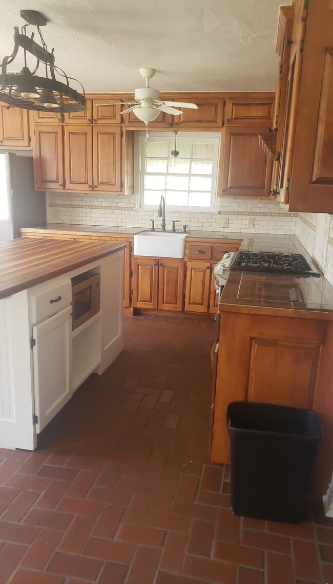 Foto del edificio - 612 NW 36th Terrace