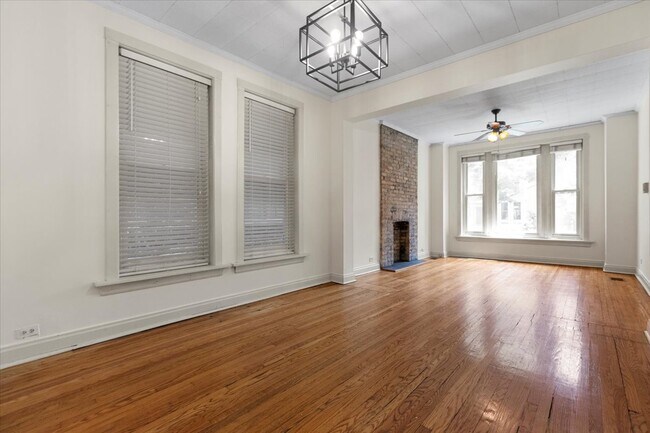 Foto del edificio - 3046 N Kenmore Ave