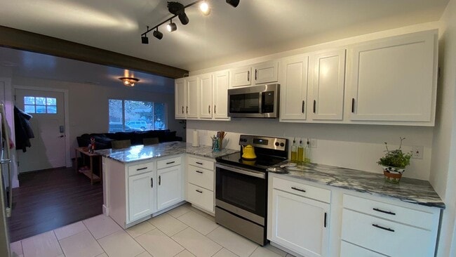 Photo - 12863 E Park Ln Dr House