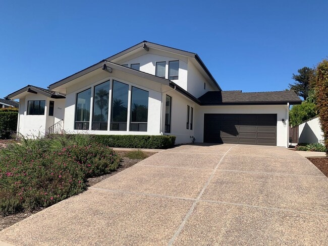 Building Photo - Impeccable Two-Story Home with Stunning Mountain Views & Modern Upgrades
