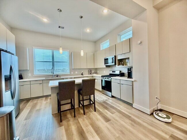 Foto del edificio - 1254 N Post Oak Rd