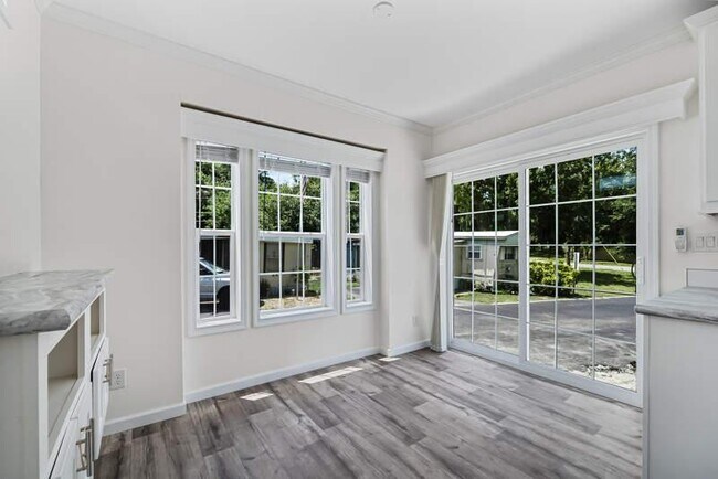 Foto del edificio - 2166 E Camp N Comfort Ln