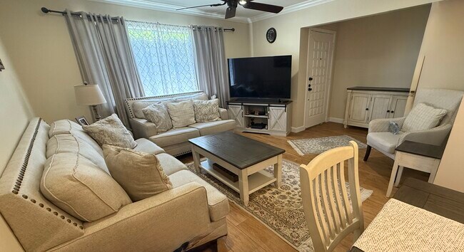 Foto del edificio - 1494 Del Rio Cir