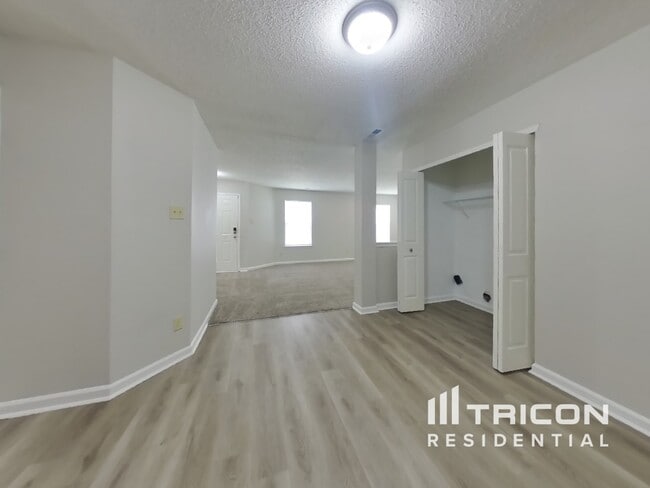 Building Photo - 2840 Redland Ln