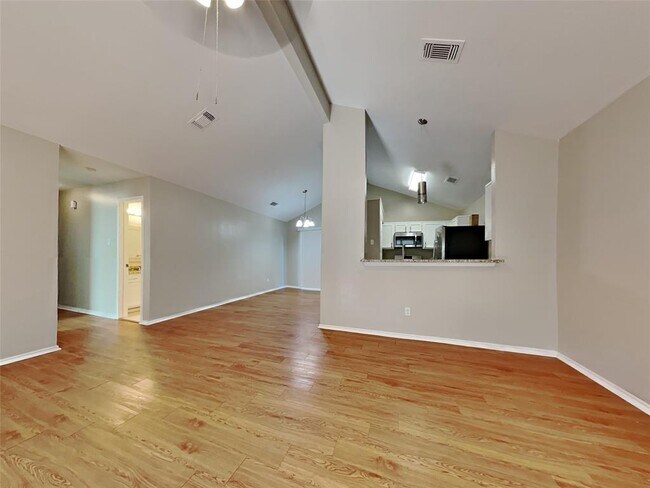 Building Photo - 1545 Miller Ave