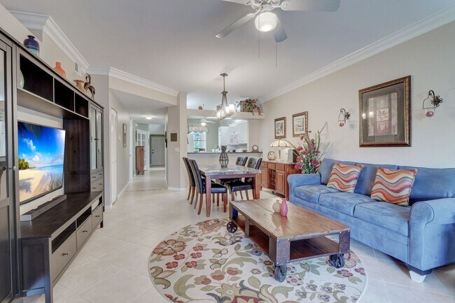 Foto del edificio - ** NICELY FURNISHED 3 Bedroom\2 Bath FIRST...
