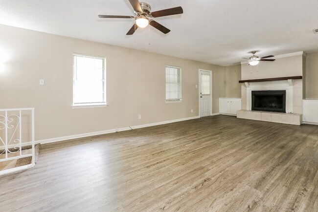 Foto del edificio - 12710 Pleasant View Dr