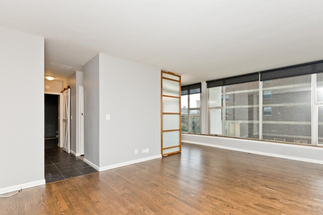 Foto del edificio - 1 bedroom in Chicago IL 60657