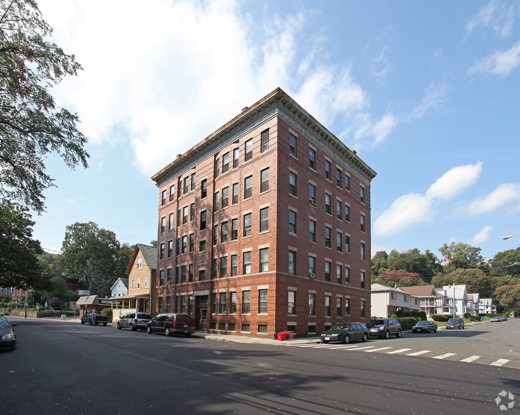 Building Photo - 859-861 Main St