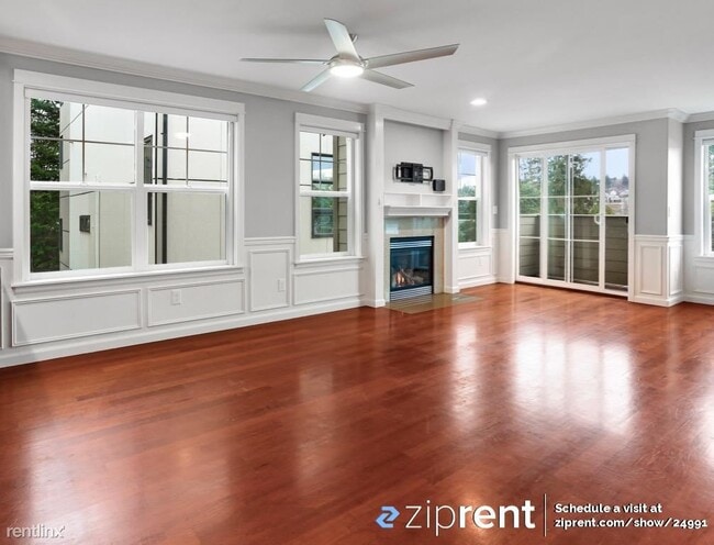Building Photo - 3 br, 3.5 bath Townhome - 3010 21st Avenue...