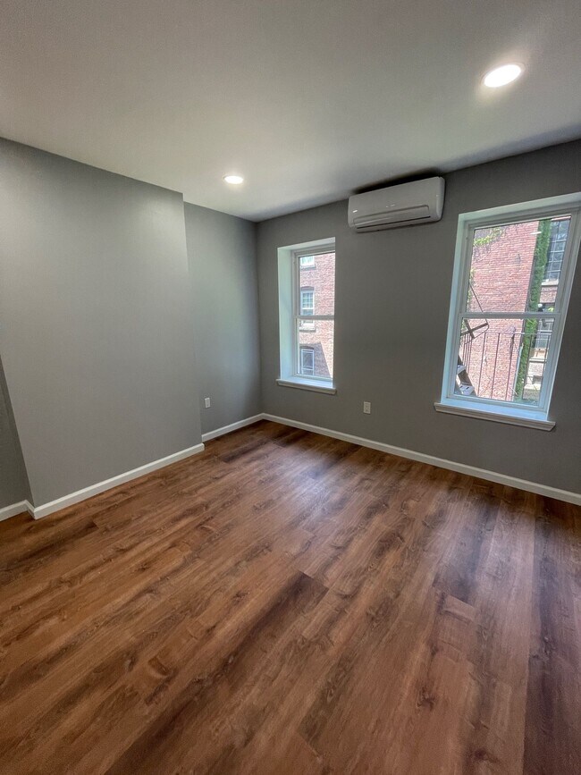 Building Photo - 45 Liberty St