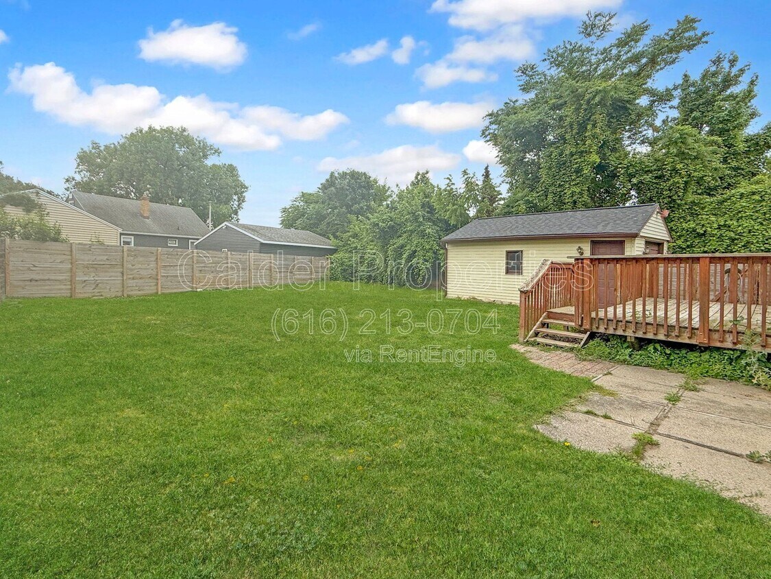 Building Photo - 2135 Avon Ave SW