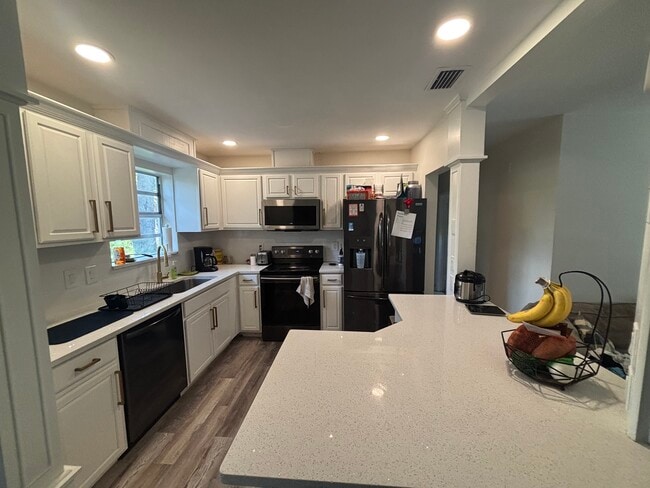 Shared Kitchen - 215 NE 20th St