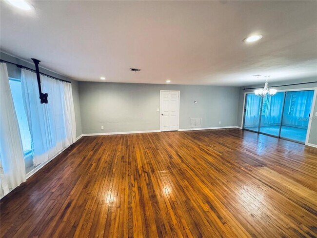 Foto del edificio - 2022 Edgewood Rd