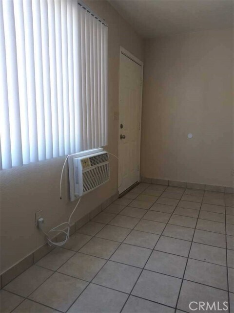 Foto del edificio - 5325 Howard St