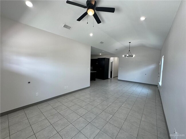 Building Photo - 2232 S Vly Cir