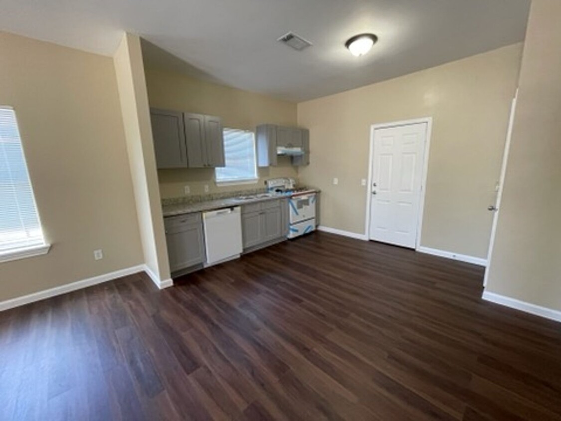 Foto principal - Newly remodeled 2bed/1bath in Beaumont