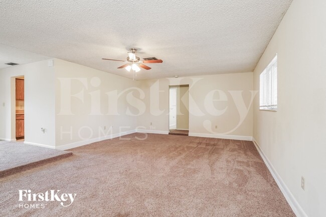 Building Photo - 18125 Hilda Dr