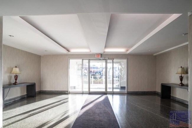 Foto del edificio - 1111 Midland Ave