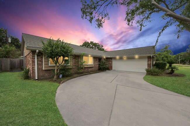 Building Photo - 5727 Cheltenham Dr