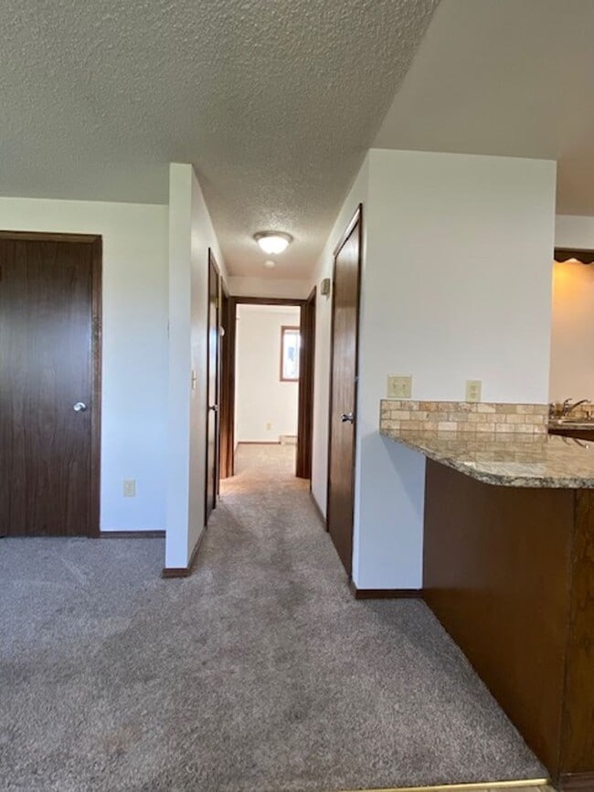Building Photo - 1343