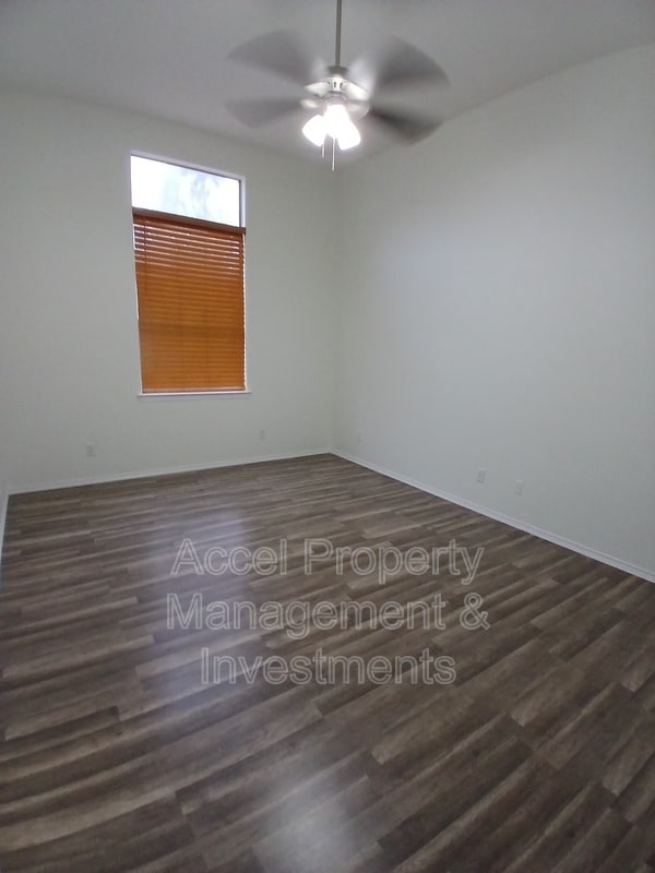 Foto del edificio - 128 San Jacinto St