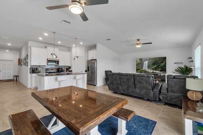 Building Photo - 798 Kapi Dr