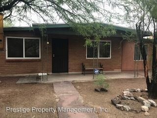 Building Photo - 3 br, 1.5 bath House - 342 E Adam St