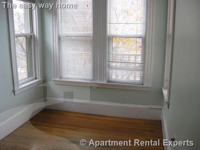 Building Photo - 30 Elm St