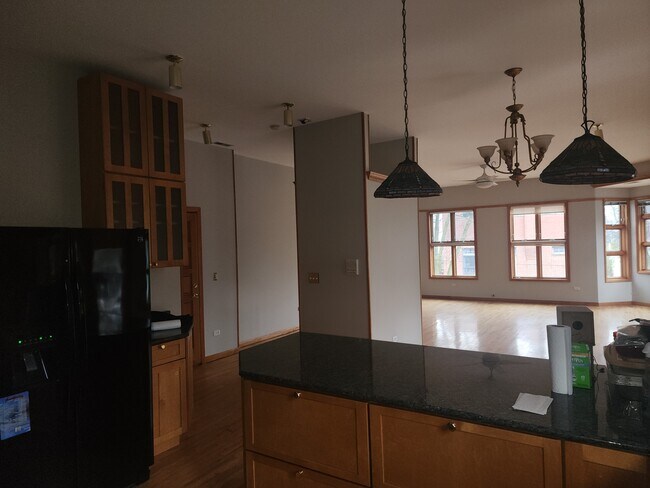 Foto del edificio - 1658 W Barry Ave