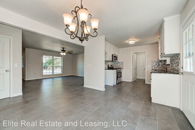 Building Photo - 4 br, 2 bath House - 8813 AARON DRIVE