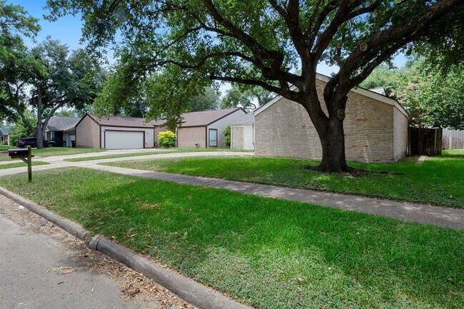 Foto del edificio - 930 Mesa Terrace Dr