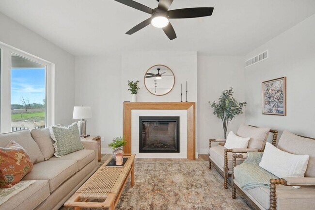 Foto del edificio - 3 Bedroom Townhome Available November 5th,...