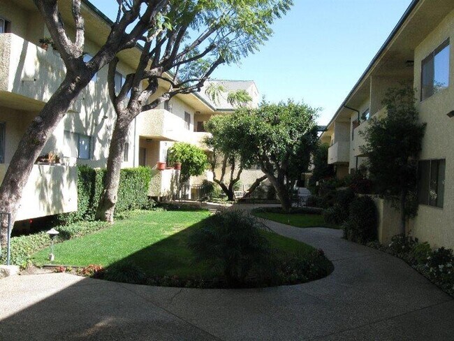 Foto del edificio - 131EDW RCLA HOA