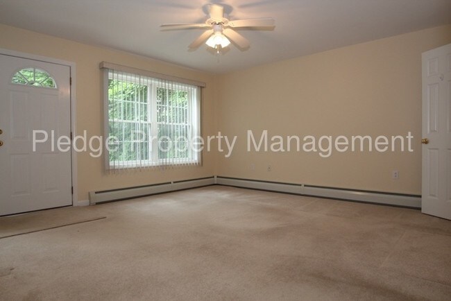 Building Photo - 10 Cathcart Dr