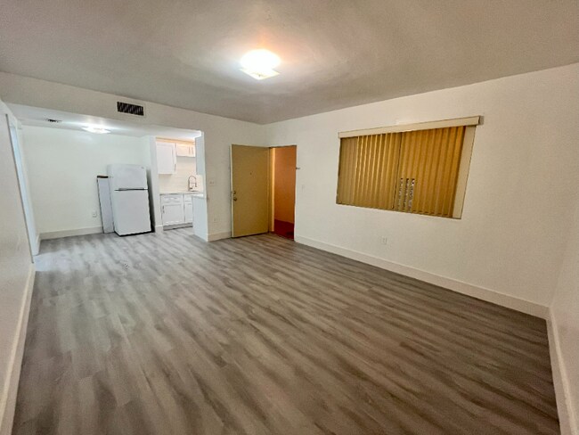 Building Photo - 131 Antiquera Ave