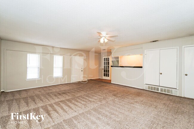 Foto del edificio - 3417 Willowcrest Dr