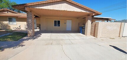 Building Photo - 1602 Yucca Dr
