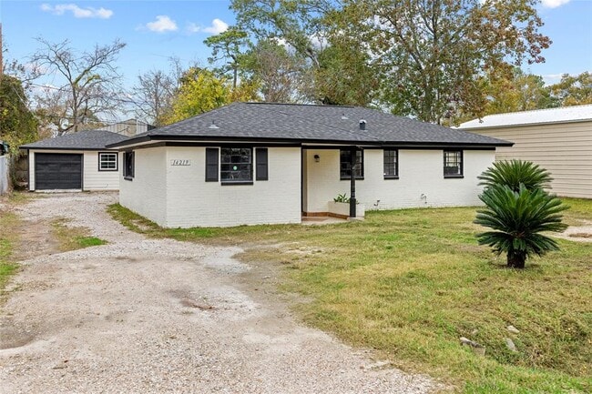 Building Photo - 14219 Archwood St