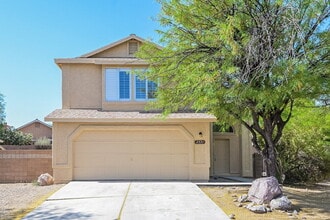 Building Photo - 2571 W Blaine Ct