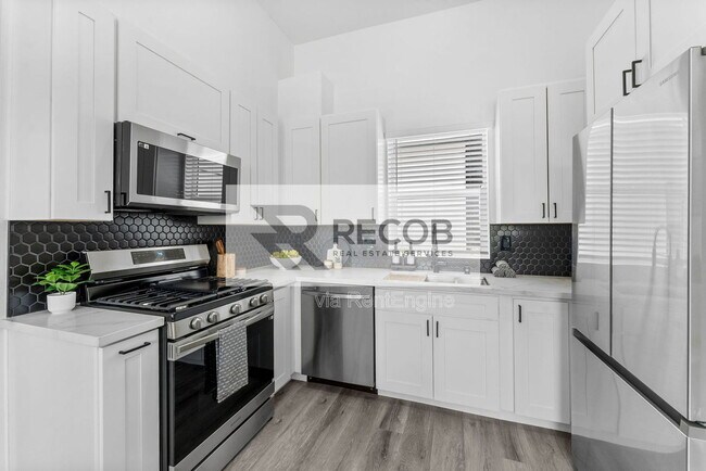 Foto del edificio - 5252 Adams Ave