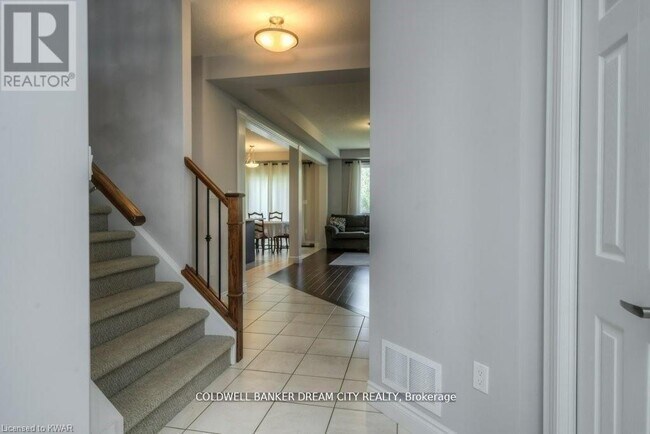 Photo du bâtiment - 235 Birkinshaw Rd