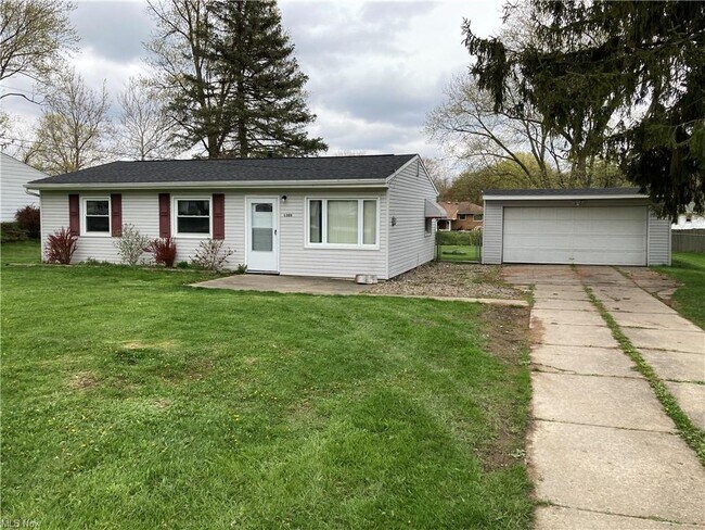 Building Photo - 1305 Kent Dr