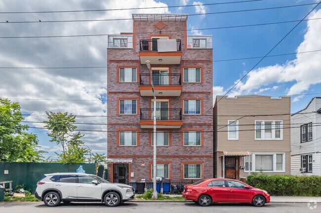 Building Photo - 2556 97th St