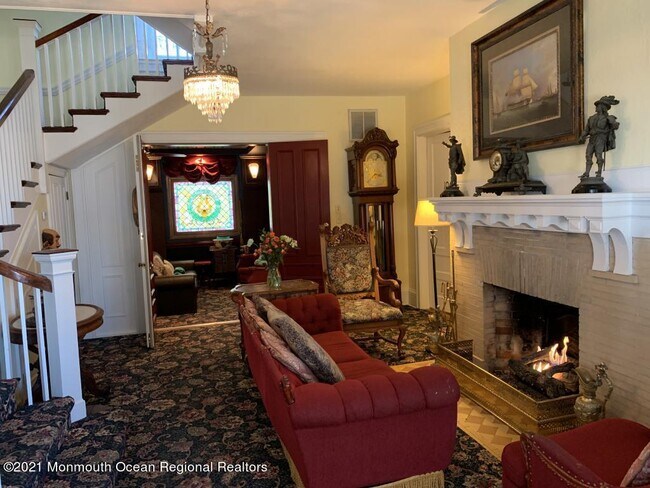 Foto del edificio - 22 Lakeside Ave