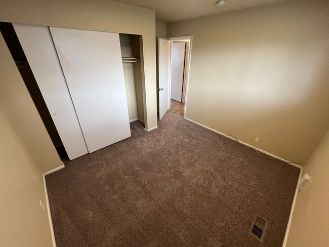 Building Photo - BEAUTIFULLY UPDATED HOME IS A MUST SEE!!